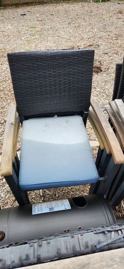 Outdoor Patio Chair with Cushion