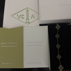 Van Cleef & Arpels Bracelet Green Motif 