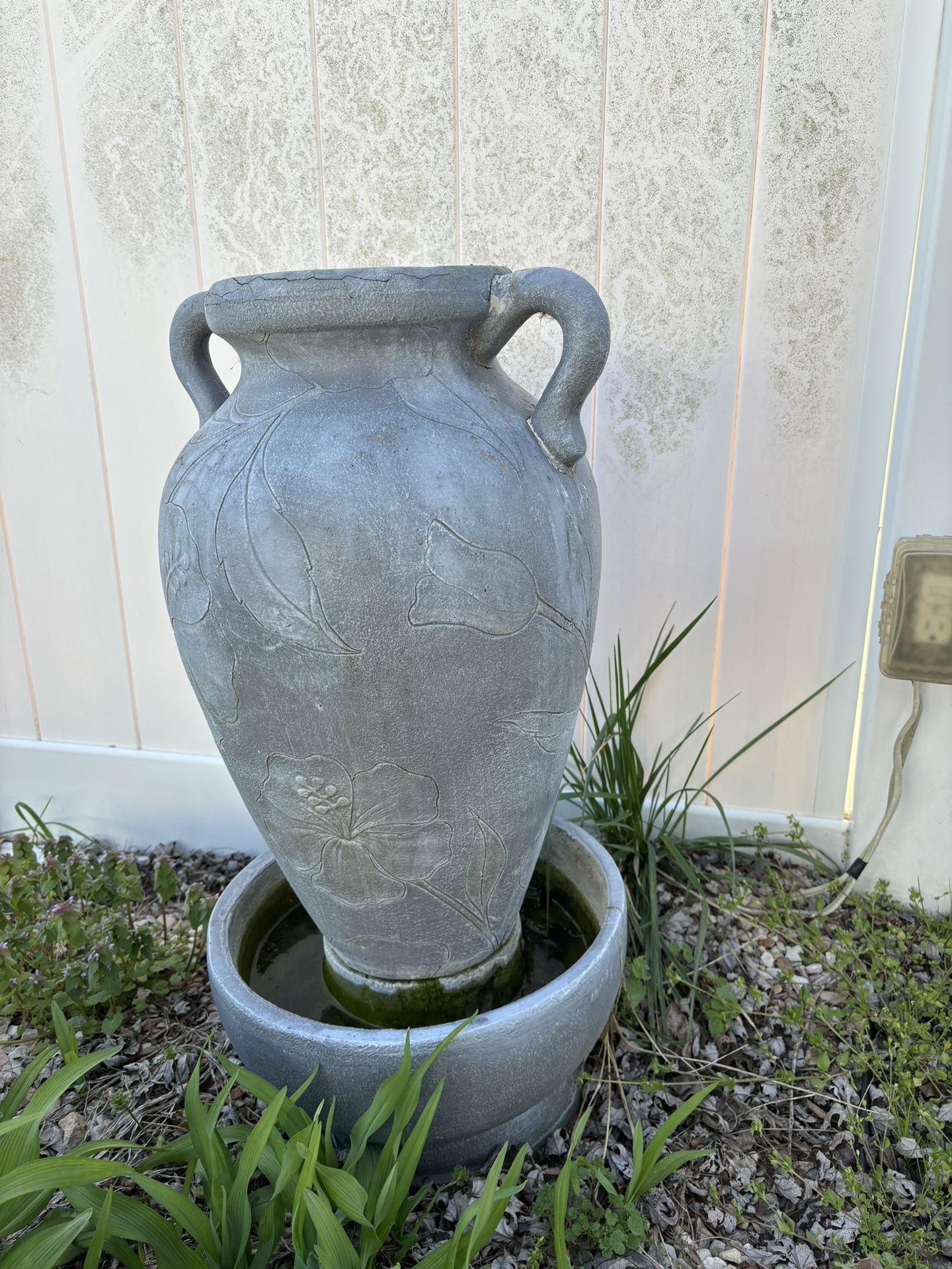 Garden Treasures Vase Fountain