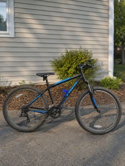 Trek 820 Small Mountain Bike – 16” Frame – 21 Speed