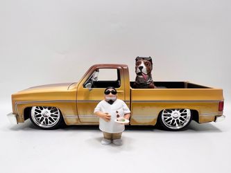 Jada toys 1/24 1985 Chevy C-10 Diecast  Pickup Truck figures Not Included