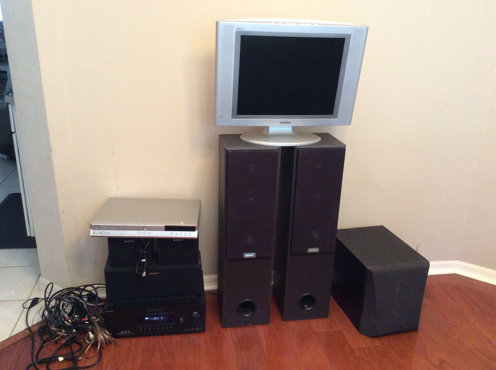 Sony Speakers / tv / receiver/ DVD player and all wires / cable