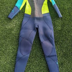 Women's Roxy wetsuit 