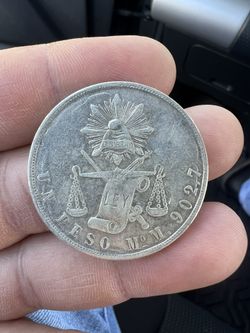 Un Peso Mexican Silver Coin