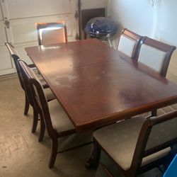 Comedor De Madera en buenas condiciones