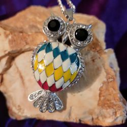 Trendy Ornate Owl Pendant 