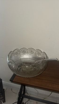 Glass Punch Bowl w/ glass cups