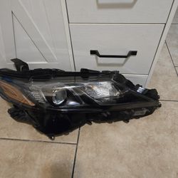 2024 Toyota Camry Passenger Headlight SE Model 