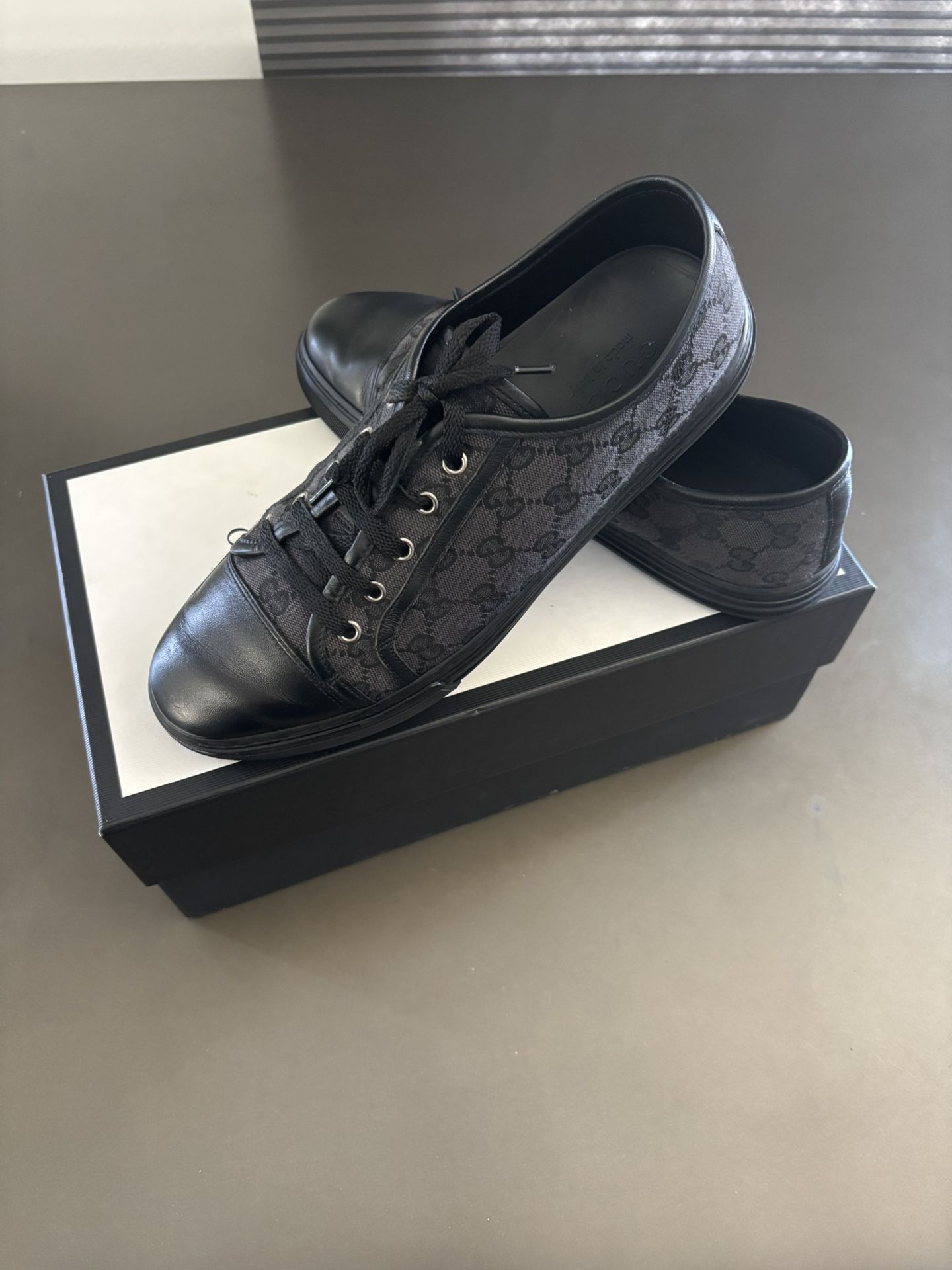 Men’s Gucci Shoes Black Color Size 9.