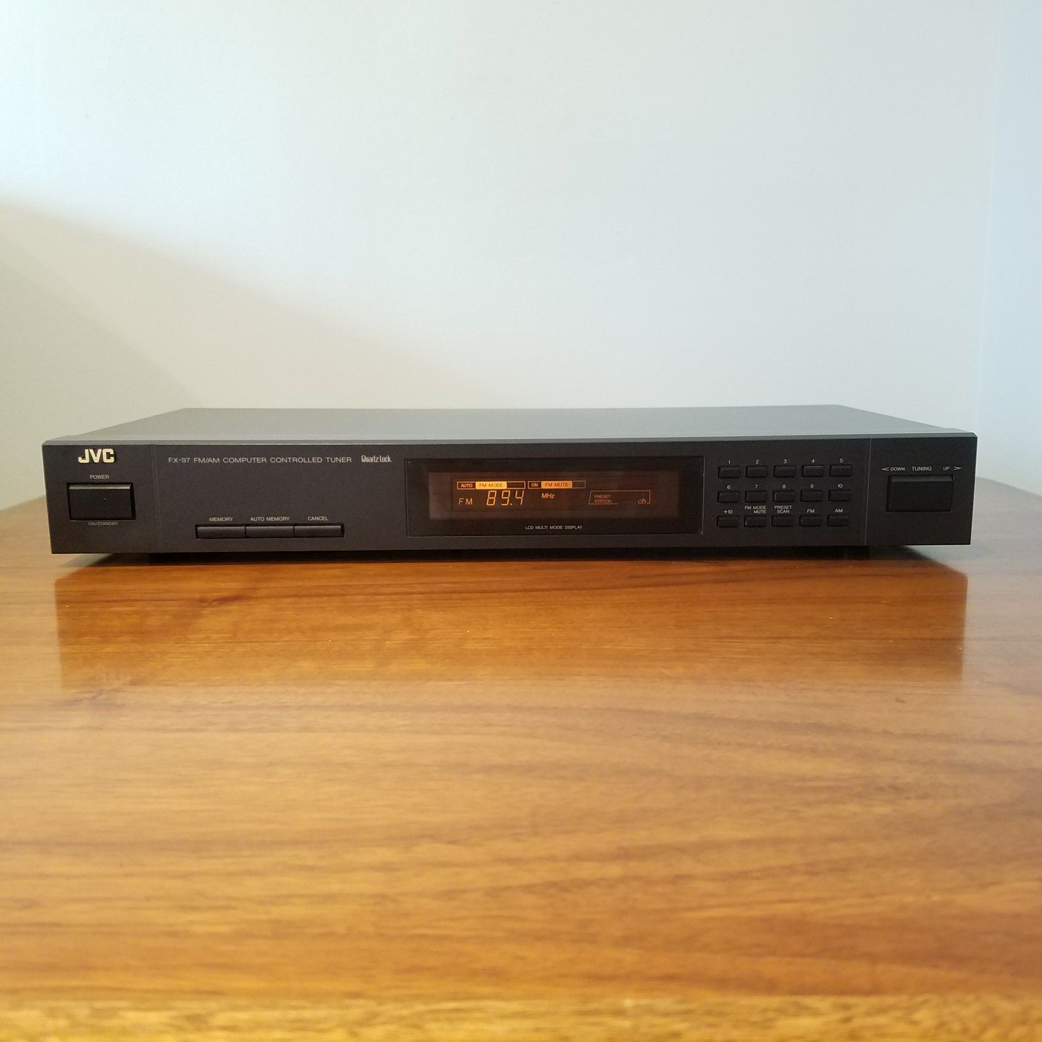 JVC FX-97 Black Stereo Tuner Computer Controller Tuner FM/AM Victor Company