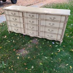 French Provencal Link-tayloe Dresser And Nightstand