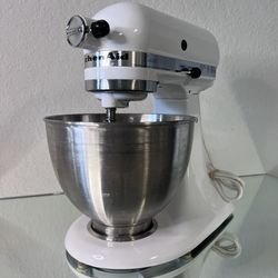 KitchenAid 4.5-Quart Classic Tilt-Head Stand Mixer