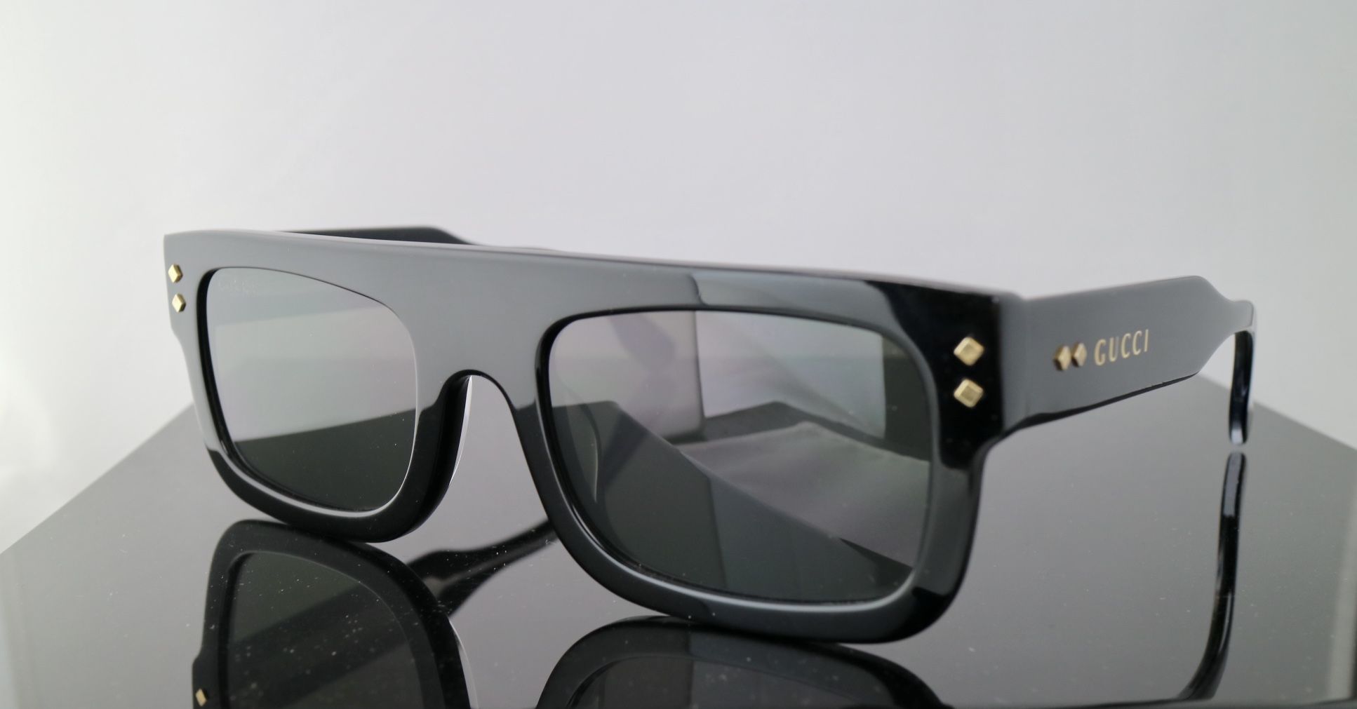 Gucci Mens Square Sunglasses in Black