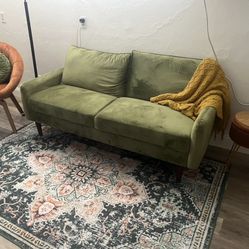 Free Couch 