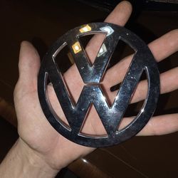 2006-2010 VW Volkswagen Jetta Rear Trunk Emblem Badge Good Cond
Model: 1CO 853 630 M
