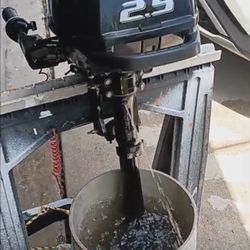 2.5Hp Suzuki 2022 4 Stroke Outboard Motor Hardly Used