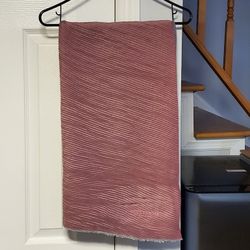 Suzy Levian Double Sided Pink and Grey Scarf 