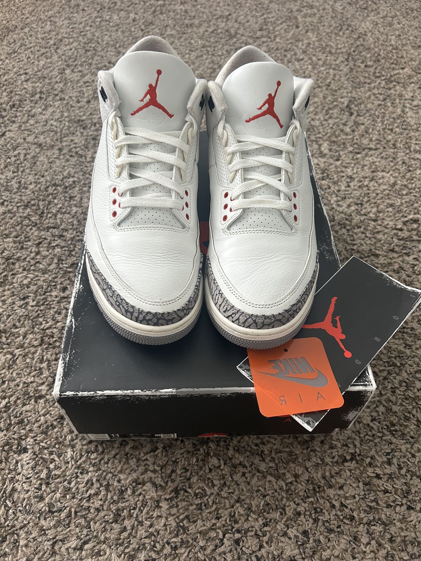 Jordan 3 Reimagined ( Size 11)