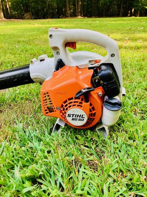 LIKE NEW - STIHL - LEAF BLOWER
