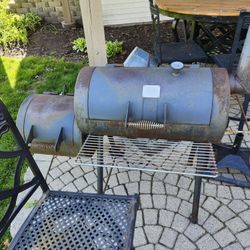 BRINK MANN MODEL # 19055 SMOKER avy Duty Cast Iron Smoker This Smoker Is Built To Last A Can Of Heat Treated Spray Paint And It Will Look Brand New