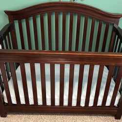 Infant bed/ Crib With Mattress 