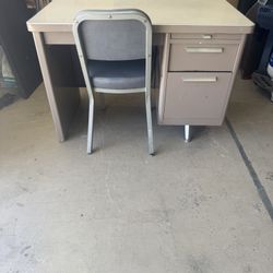 Steelcase Vintage Tanker Desk And Chair