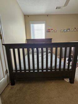 DaVinci Charlie 4-in1 Convertible Crib