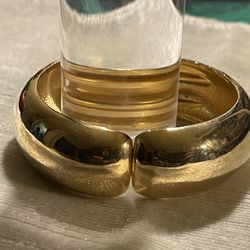 Stunning Gold Tone Bracelet Cuff 