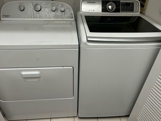 Washer dryer set