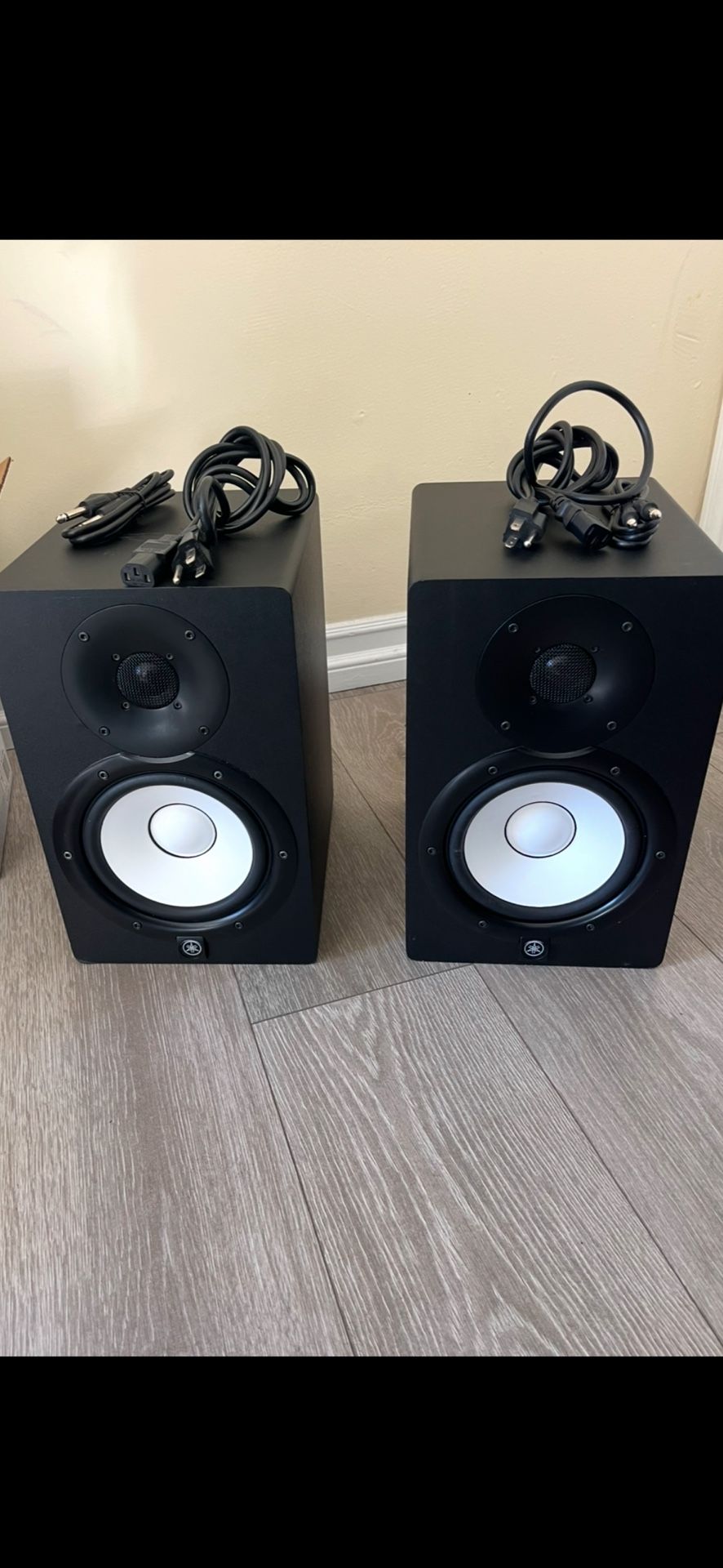 YAMAHA HS7 FOR STUDIO MONITORS