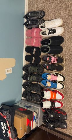 SHOE LOT (READ DESCRIPTION)