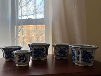 Plant pots