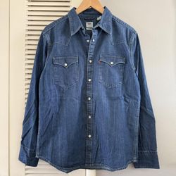 Levi’s Chambray Western Pearl Snap Button Up Long Sleeves Shirt