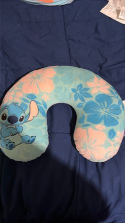 Stitch neck pillow