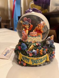 Winnie The Pooh Musical Snow Globe