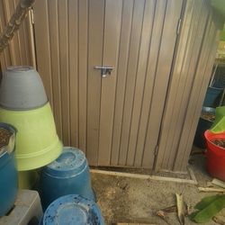 Metal Storage 6"by 4" Like New. Lagunahills city. Pickup only this weekend.