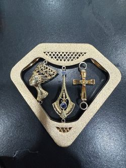 Gold Medallion Custom 14k Gold
