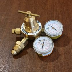 Victor Cutskill medium duty 250 series regulator New, never been used. 
No box. Original box is missing.
Weight 2lb 15oz plus shipping materials.