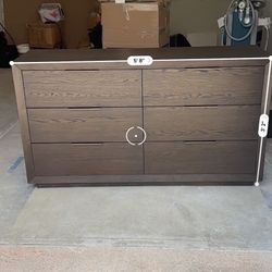 WOOD DRESSER 