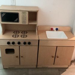 Child Craft Play Kitchen Set. 3 Pieces Stove W/Microwave, Sink And Hutch **see Description**