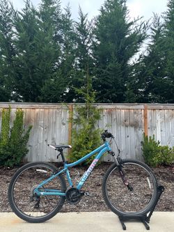 Marin Wildcat Trail 1 Women’s Mountain Bike – Small Lightweight Frame Bicycle