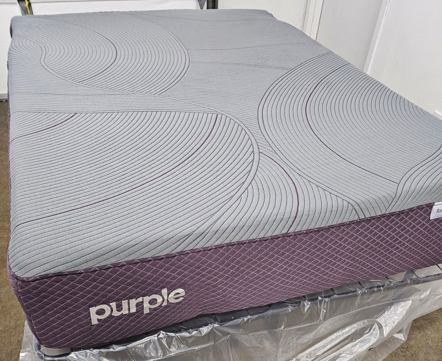 LIKE NEW! Purple Restore Plus Queen Mattress - Delivery Available