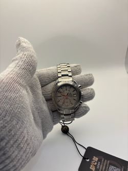 OMEGA Speedmaster Date 40mm – Silver Dial – Ref. 3211.30