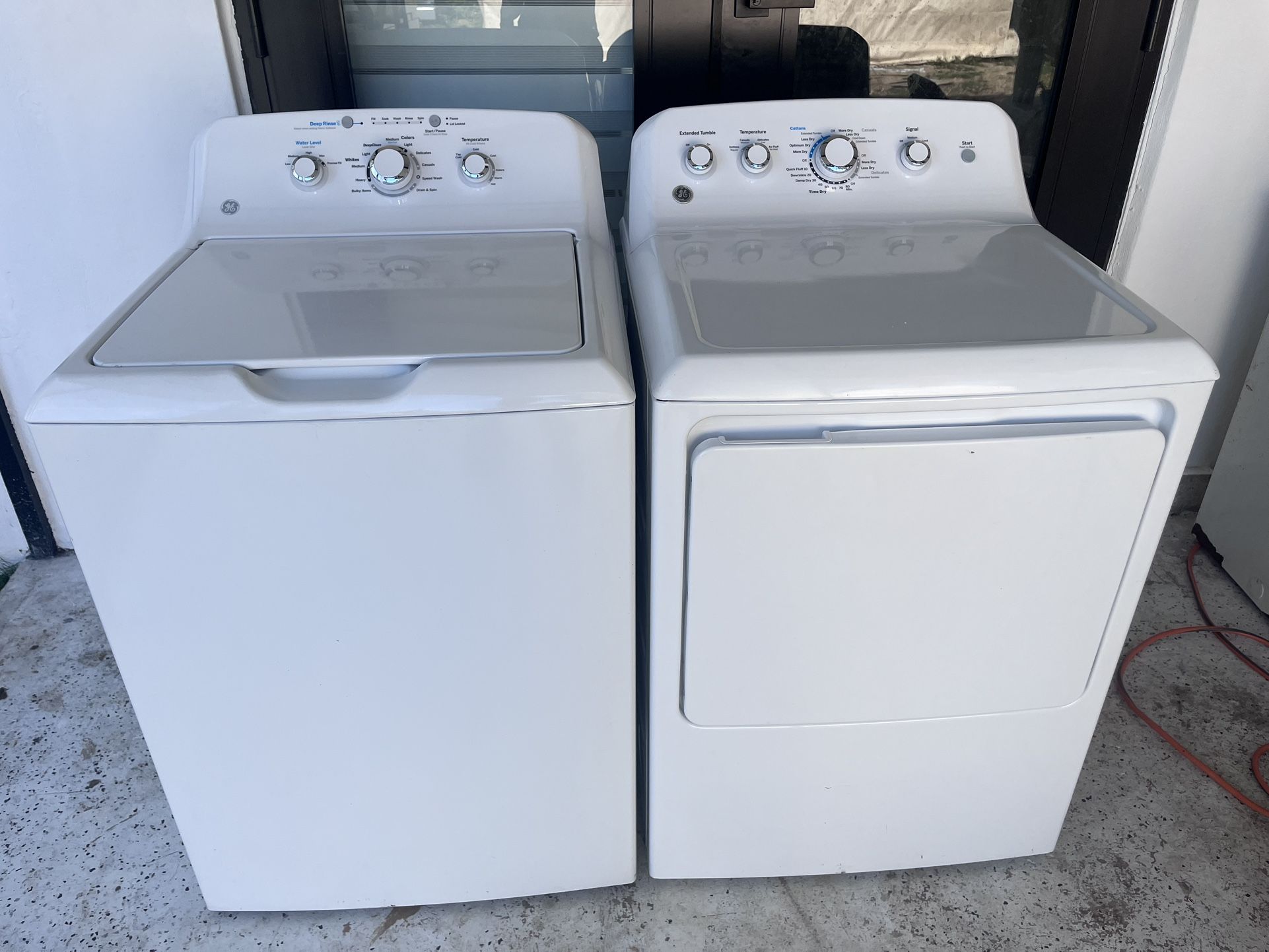 GE WASHER AND DRYER SET