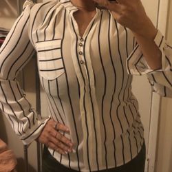 White And Black Blouse /Blusa Small