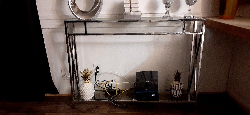 Nice Metal Glas Table