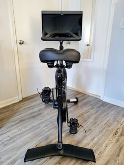 2022 Peloton Bike Plus Excellent Condition 0-50 Rides with Pedal Cages - Manchester Township, NJ