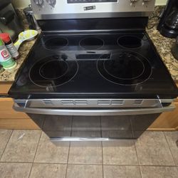 Electric GE Stove