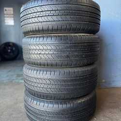 205/55/16. Michelín