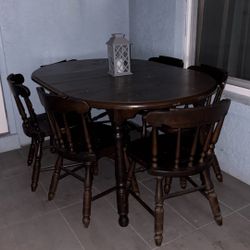 Comedor Que Tiene Diferente Montura Se Puede Hacer Circular O Como Está En La Foto 